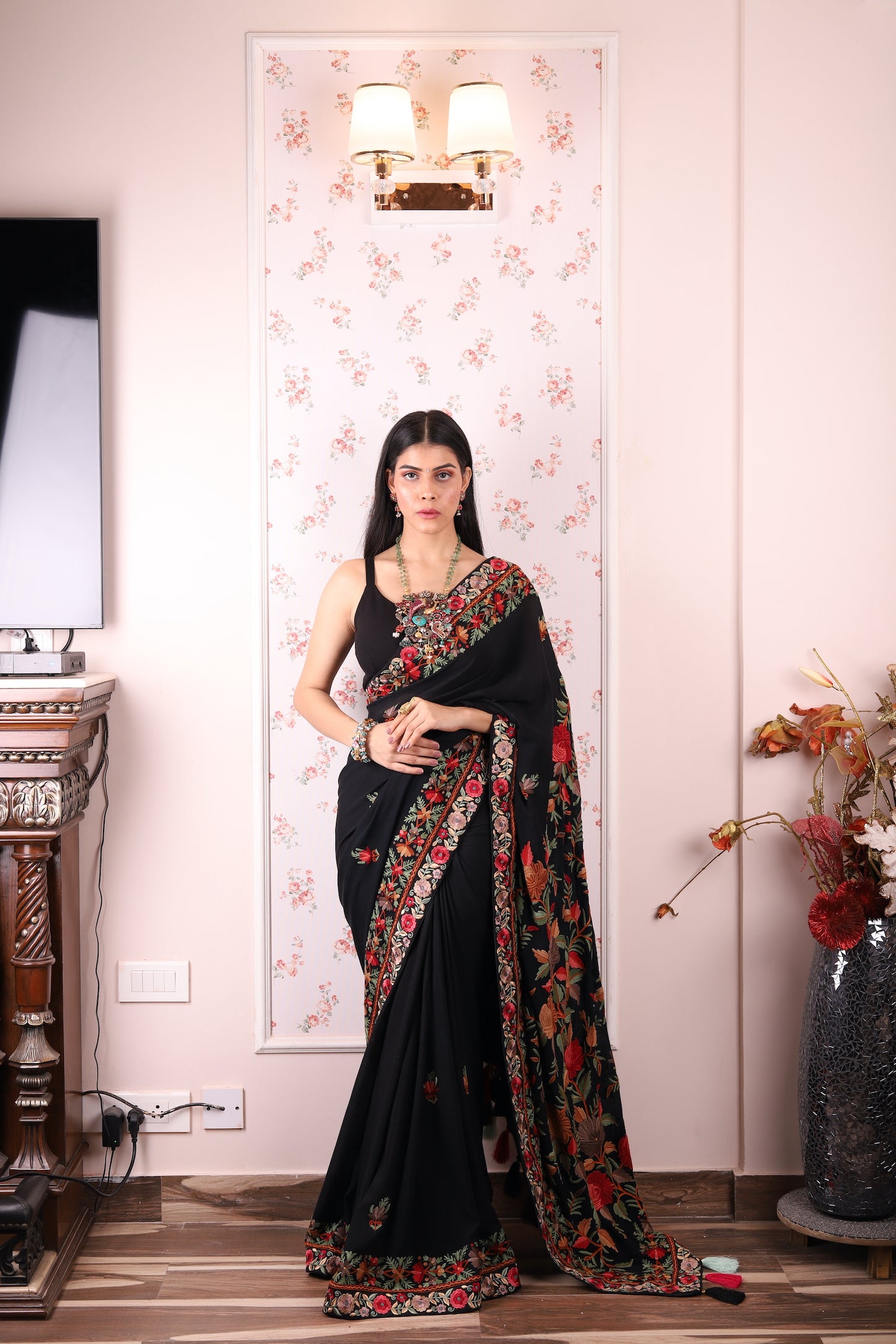 Kashmiri Pure Georgette Kadhai Pallu Border Saree