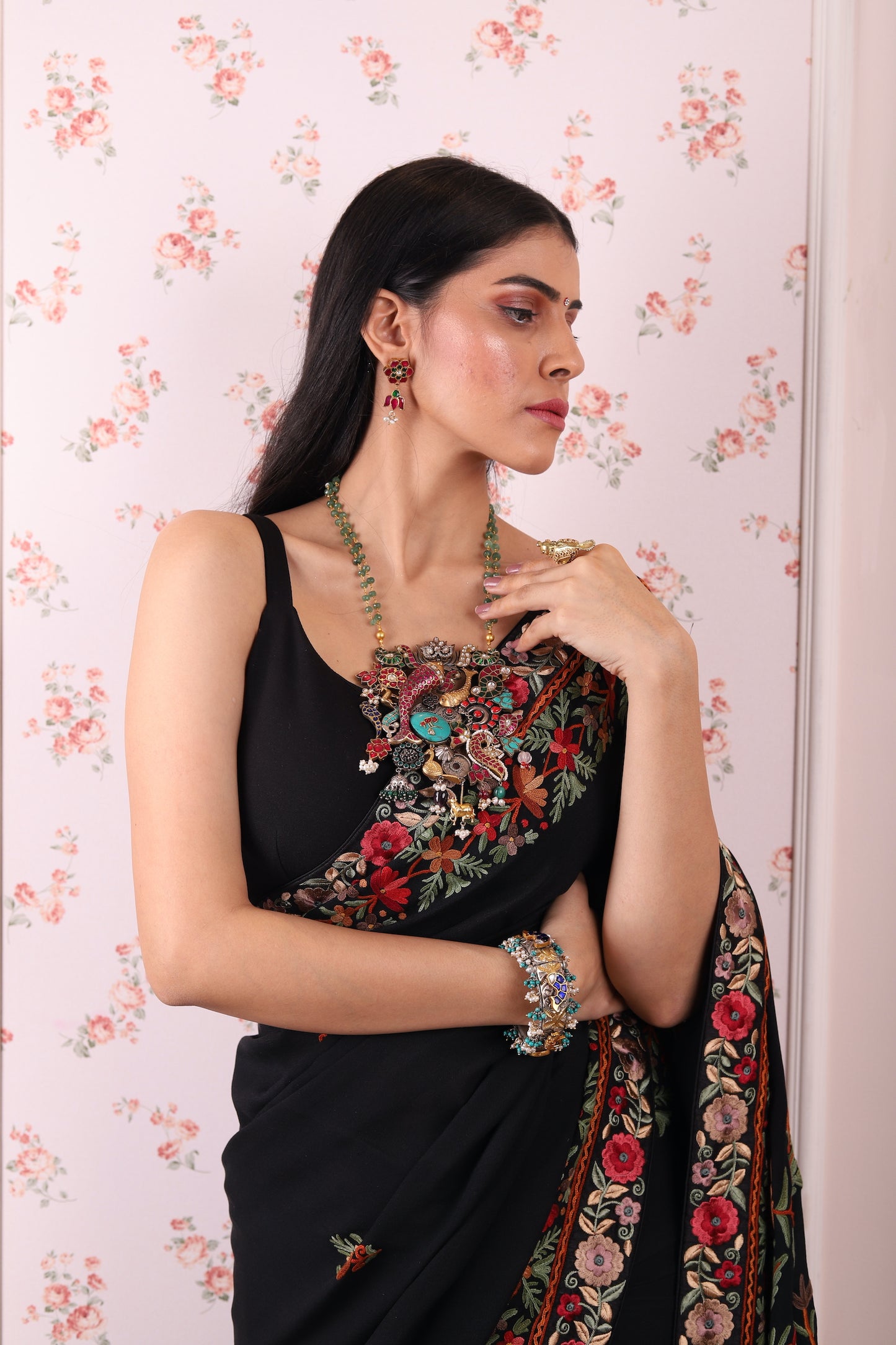 Kashmiri Pure Georgette Kadhai Pallu Border Saree